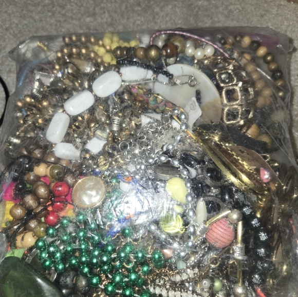 Craft Repair Jewelry Lot Broken Bead Vintage Modern Stone Wood Tangled Tarnished - Picture 7 of 7